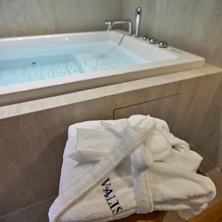 Valis Coast Residences 3* Vlorë