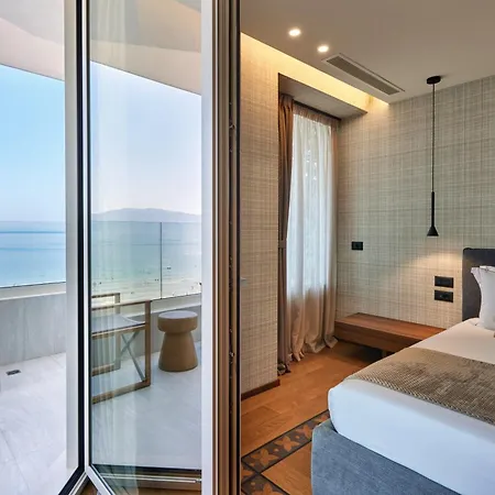 Valis Coast Residences 3*