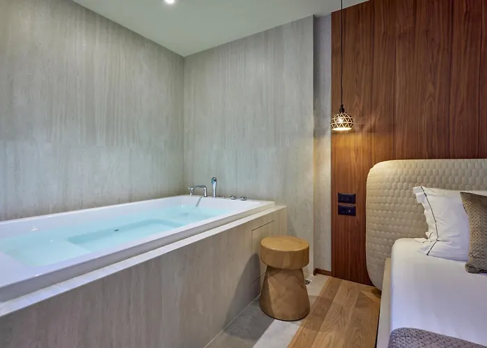 Valis Coast Residences 3* Wlora