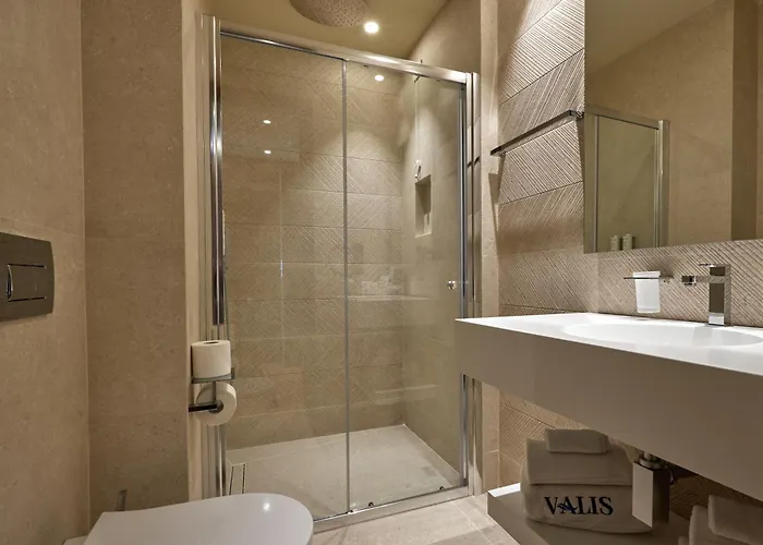 Valis Coast Residences Wlora