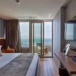Valis Coast Residences 公寓式酒店