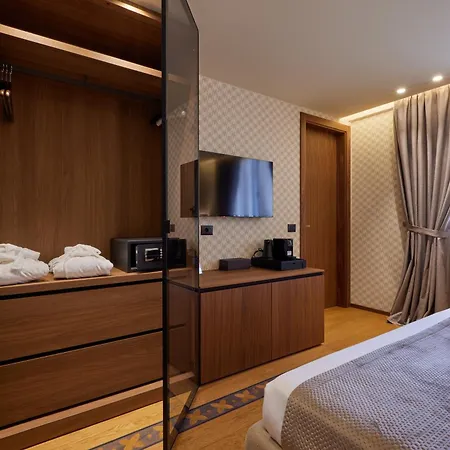 Valis Luxury