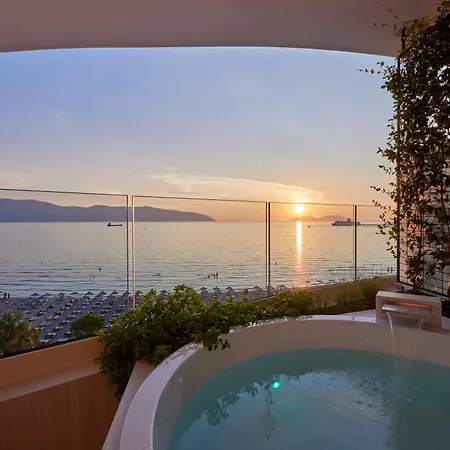 Valis Coast Residences 3*